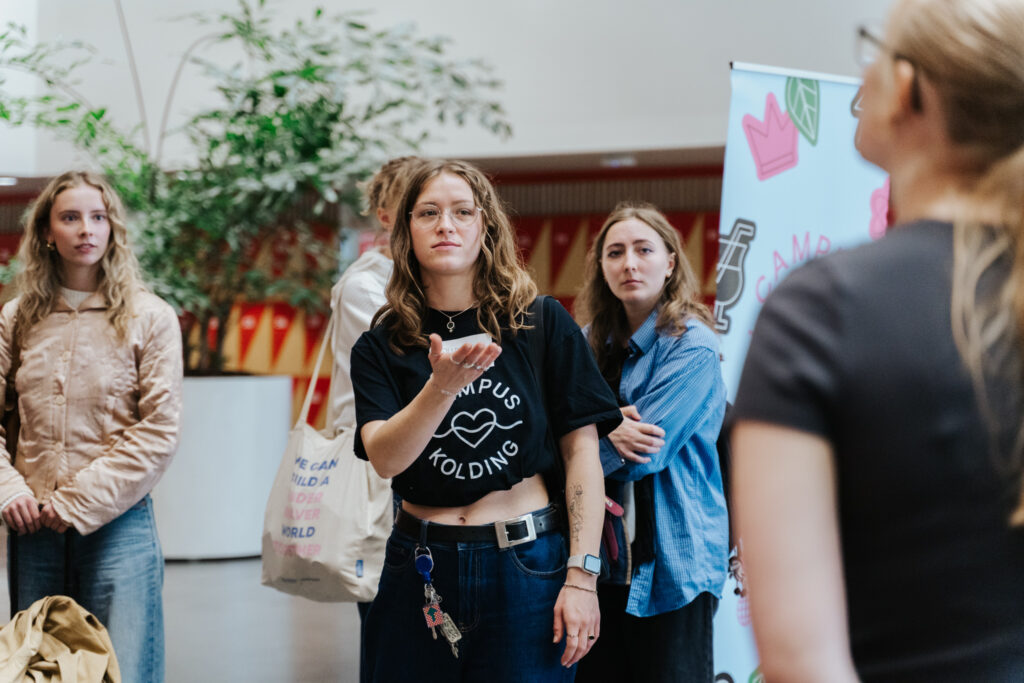 Studerende bliver introduceret til Campus Kolding